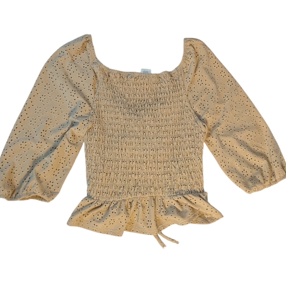 Urban Romantics Crop Top Beige Eyelet Smocked Small Ruffle Stretch SZ Med-Large - Picture 2 of 5
